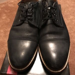 Black dress shoes